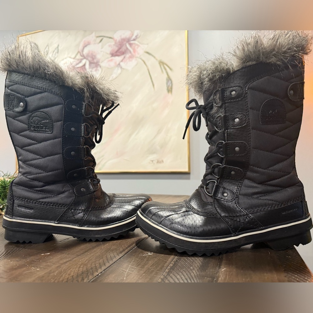 Sorel Black Quilted Fur Boots